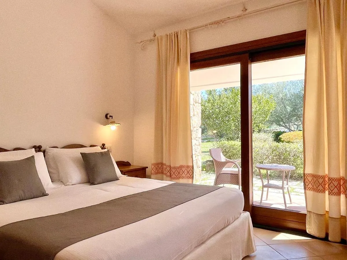 Punta D'Acu Country Resort أرتْساكينا