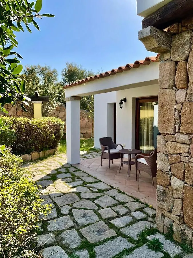 Punta D'Acu Country Resort أرتْساكينا